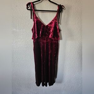 Very J Velvet Midi Dress in Deep Burgundy